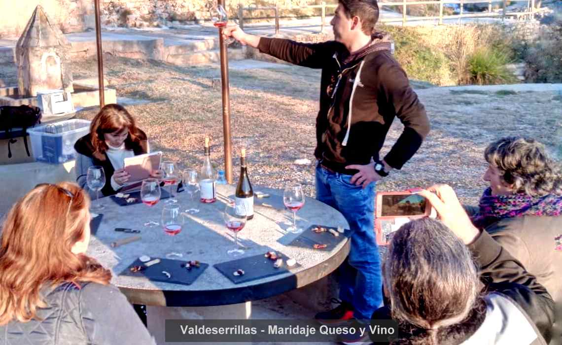 Maridaje de Queso y Vino artesanal en Valdeserrillas